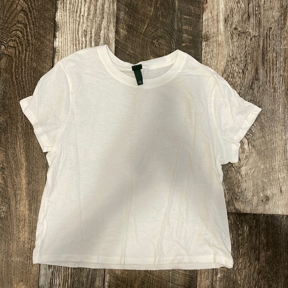 New women’s size medium white T-shirt